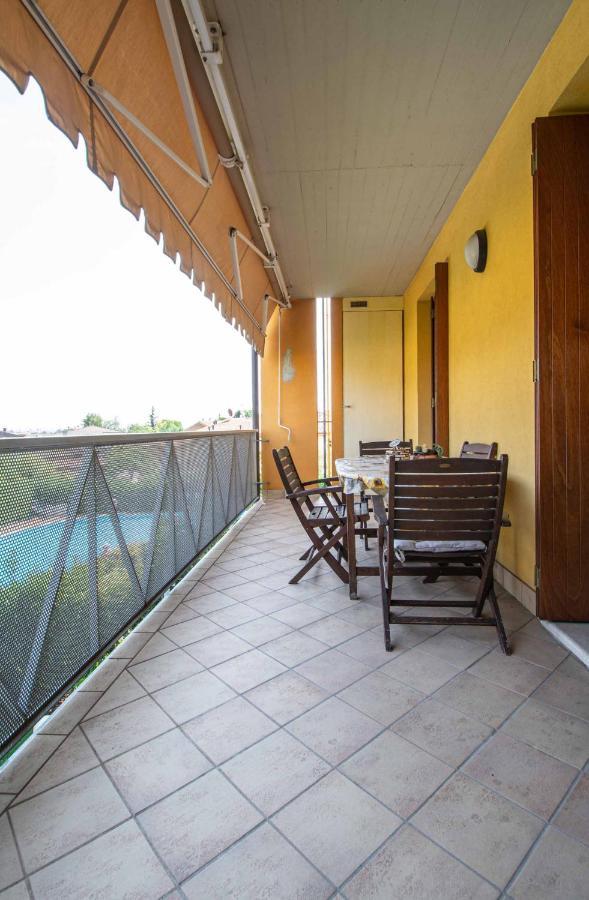 Garden Residence Appartamento Con Terrazzo E Piscina Desenzano del Garda Exterior photo